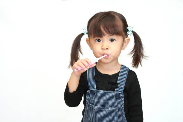 子どもの歯磨きがうまくできない理由は？家庭での対処と歯医者を受診する目安